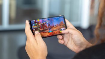 7 Smartphone 3 Jutaan Recommended Untuk Bermain Game Grafis HD